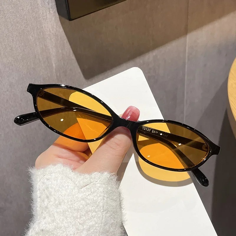 ニューレトロセクシーキャットアイサングラス男女兼用ヴィンテー - Vintage Fashion Enthusiasts のレビューと価格