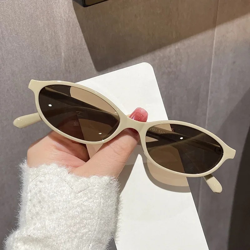 ニューレトロセクシーキャットアイサングラス男女兼用ヴィンテー - Vintage Fashion Enthusiasts のレビューと価格