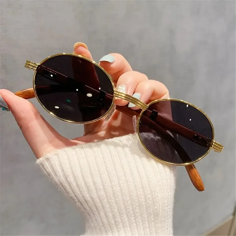 ファッション性の高い、小ぶりのフレームのヴィンテージ風ラウン - Vintage Outdoor Fashion のレビューと価格